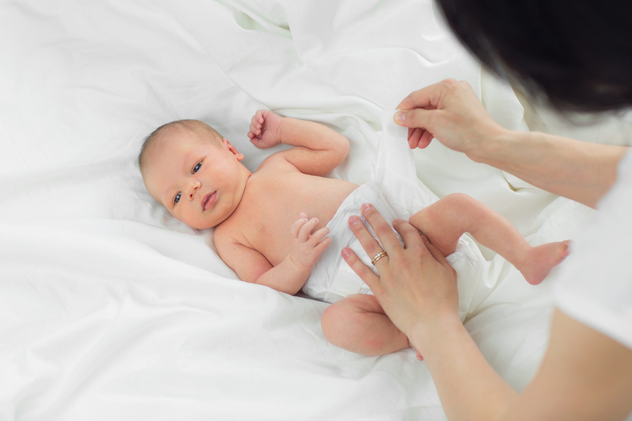 Couches pour nouveau-nés : quel modèle de couche choisir ?