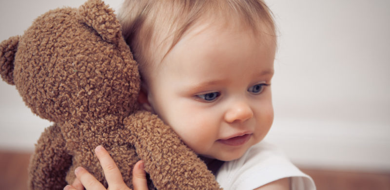 Bébé, enfant : comment choisir la bonne peluche selon les âges