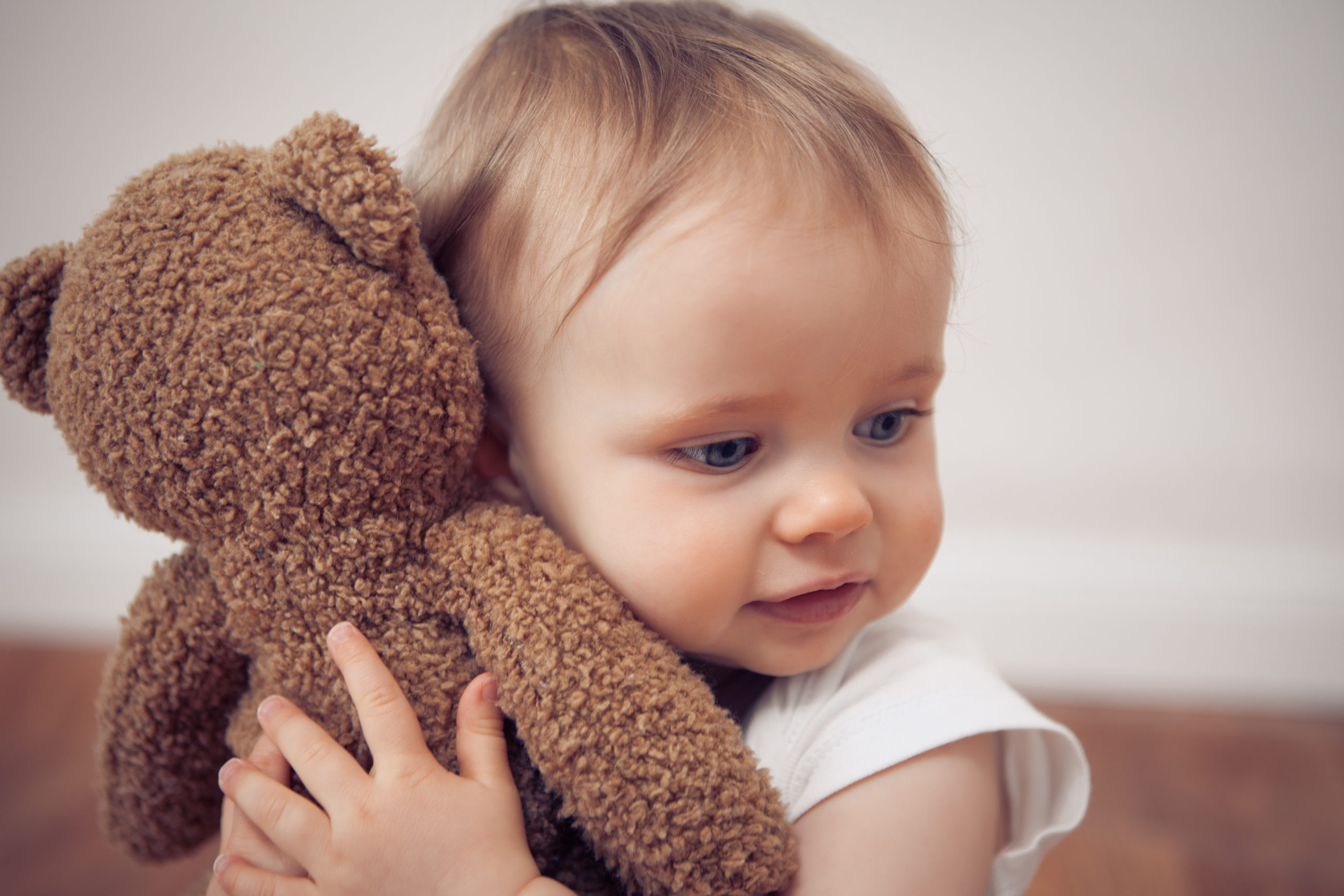 Peluche, tissu Le rôle du doudou pour l'enfant 