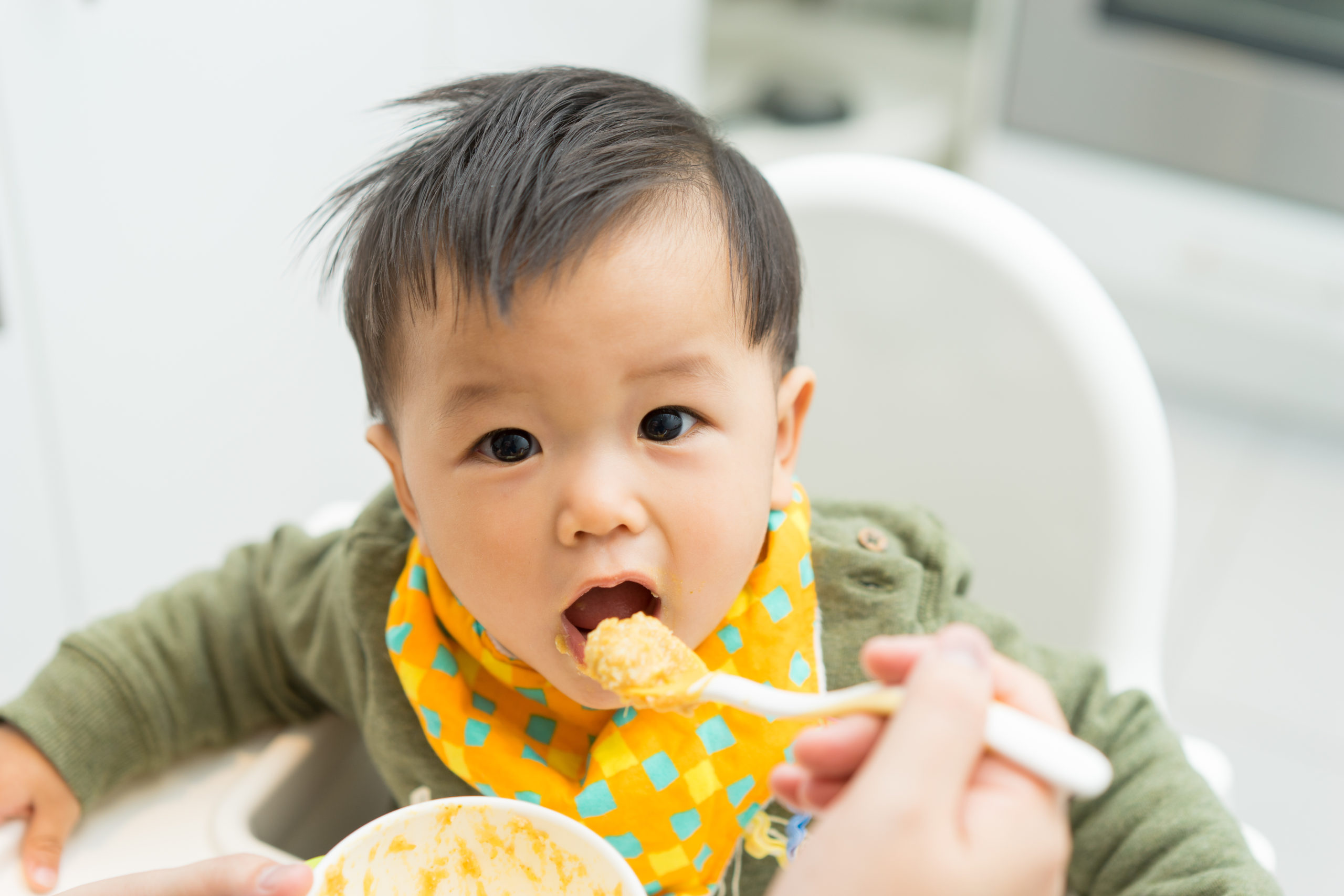 Diversification alimentaire de votre bébé entre 4 et 6 mois 