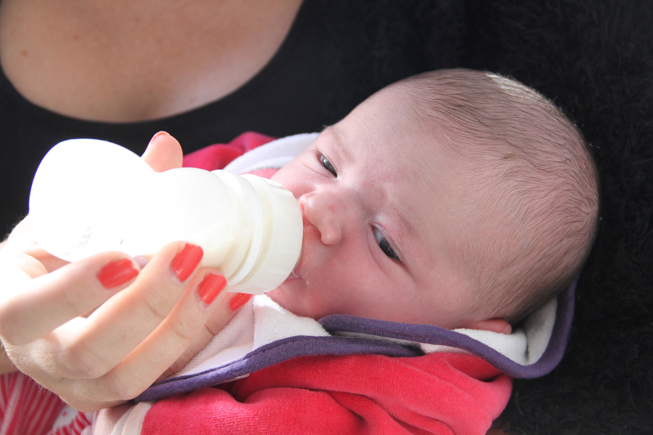 Allaitement maternel et biberon de lait