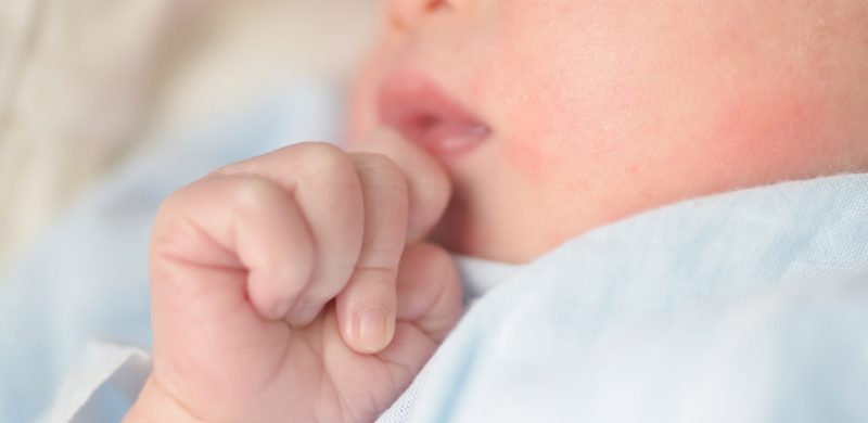 TEMOIGNAGES. Covid-19 : dans les maternités où les visites restent  interdites, des mamans plus sereines et des bébés plus apaisés