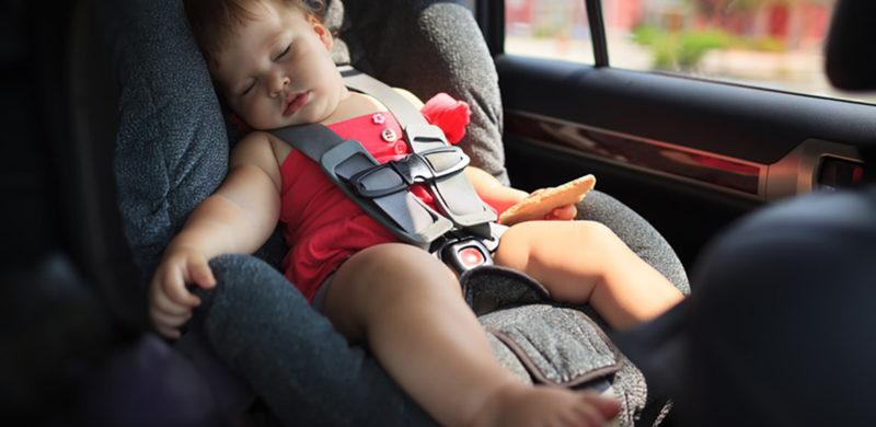 1 ceinture de marche pour bébé et 1 boucle de poitrine pour