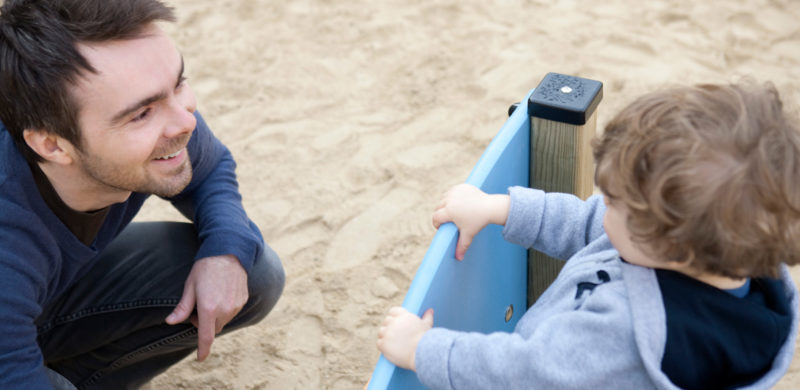 Jouer avec les enfants de 1 à 2 ans ! - Internet of Good Things