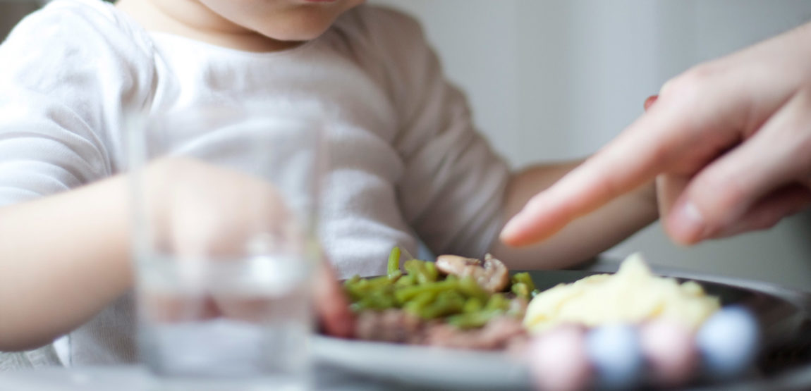 Quel repas bébé préparer selon son âge ? De 0 à 12 mois