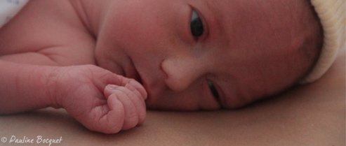 Pourquoi les bébés marchent-ils à la naissance ! - Curieux!