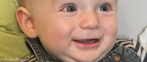 Le Sourire De Bebe Reflexe Ou Intentionnel Mpedia Fr