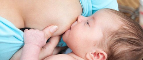 Quel matériel acheter pour allaiter bébé ?, Autour de bébé